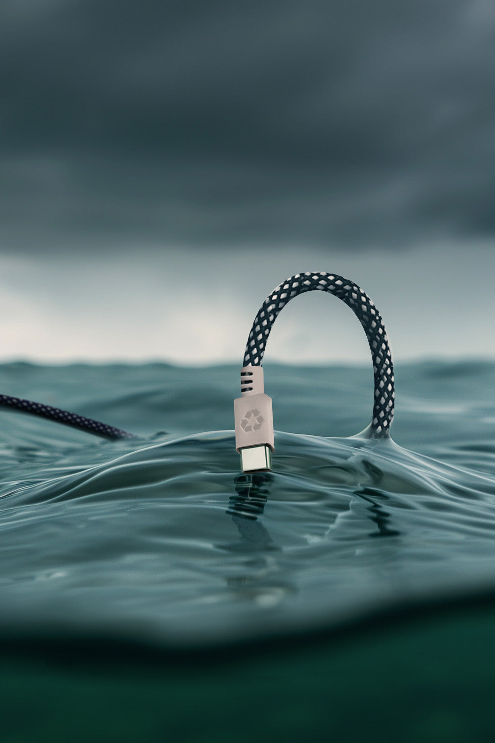 USB Sea Blue · Type C · 100W · 2 meter · Tillverkad av återvunna fisknät